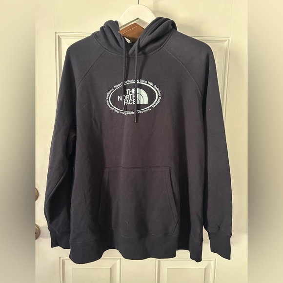 The North Face Men's Black Hoodie - Picture 1 of 2